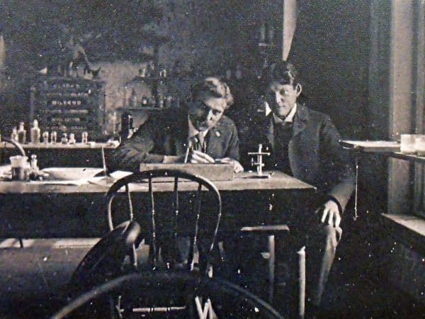 Fisk with student