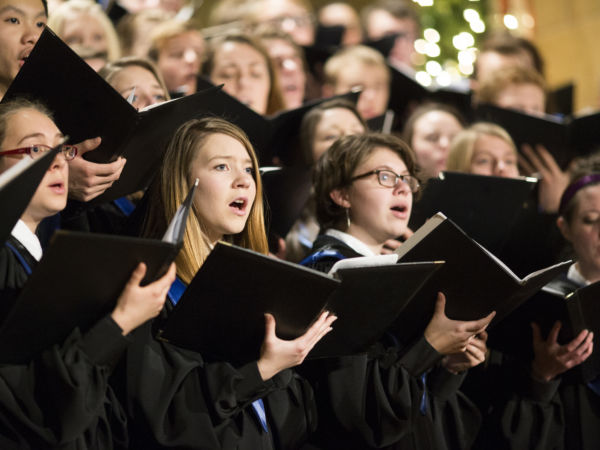 Hillsdale College Christmas Chior singing O' Holy Night at College Baptist Church on December 10, 2015.