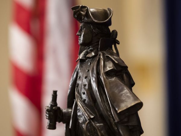 Washington Statue