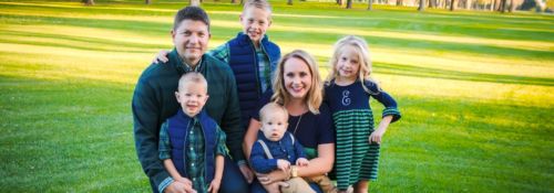 Brent and Lindsay Ogle family photo.
