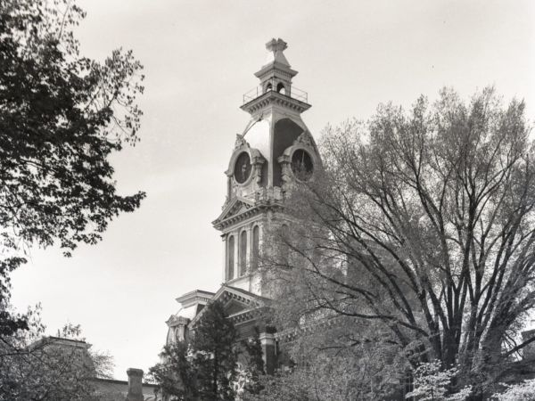 Greyscale photograph of Central Hall.