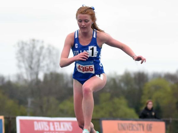Ally Eads vaulting