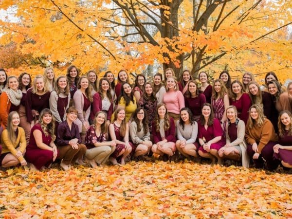 Members of Pi Beta Phi in autumn