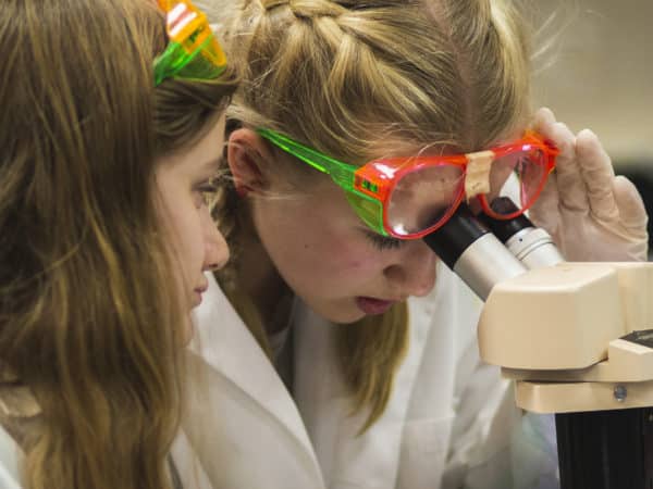 girls in lab